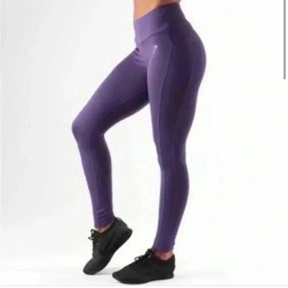 Gymshark Pants - Gymshark dry sculpture leggings rich purple